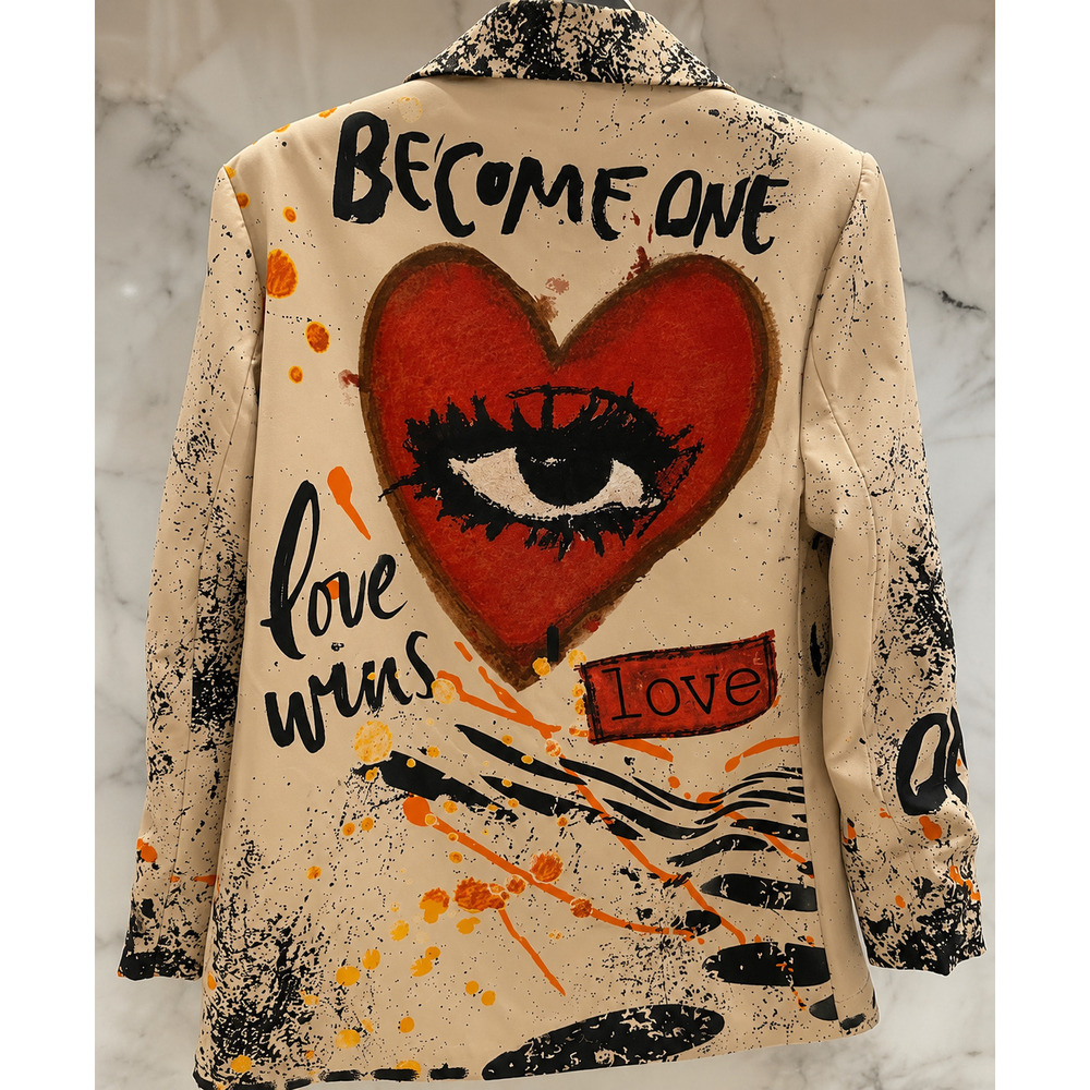 L913 Loowie Italian Beige Love Printed Blazer One Size - Picture 2 of 2
